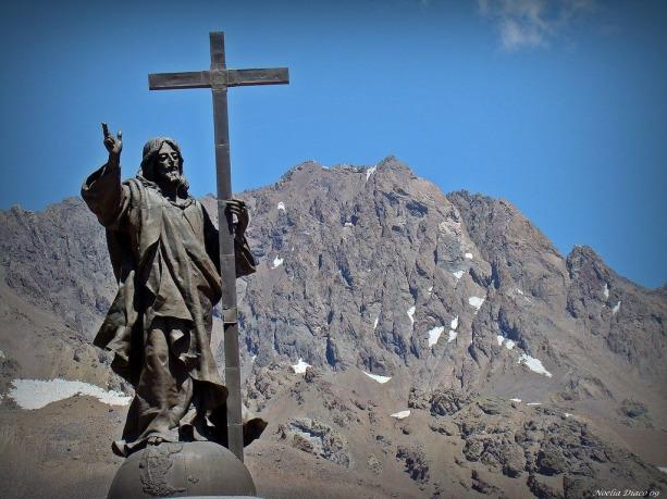 Cristo Redentor nas alturas da Cordilheira dos Andes
