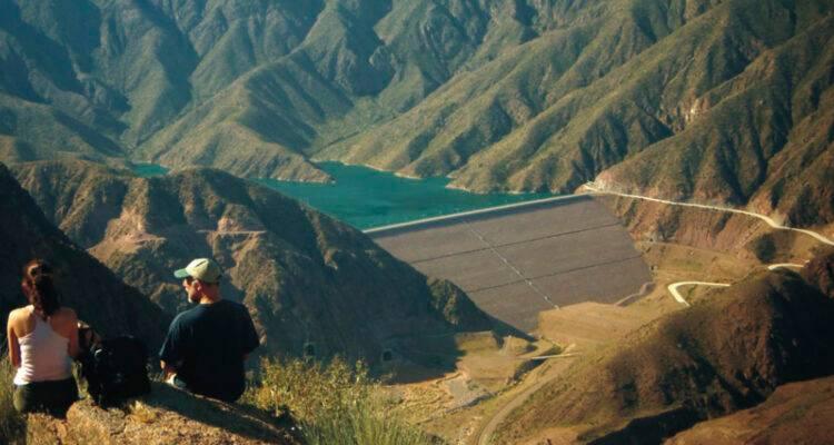 Panorâmica das comportas do dique Potrerillos