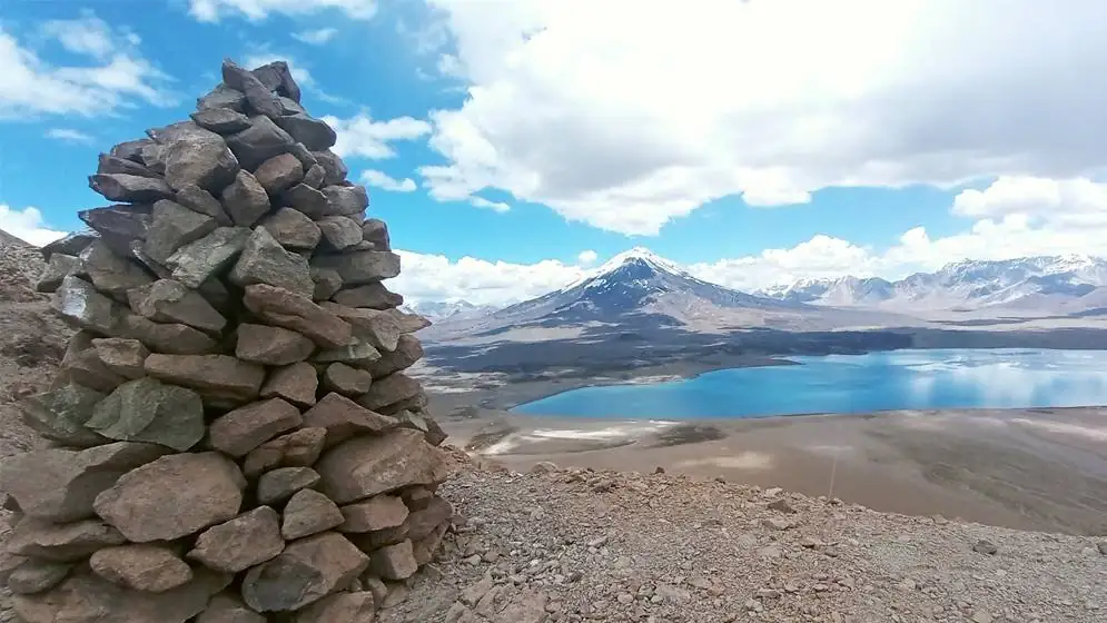 Marco geográfico na Laguna del Diamante